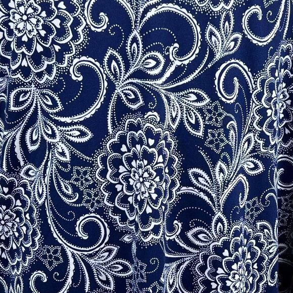 AJ my Amelia James Scroll Floral Twist Hem Blouse - Picture 5 of 6